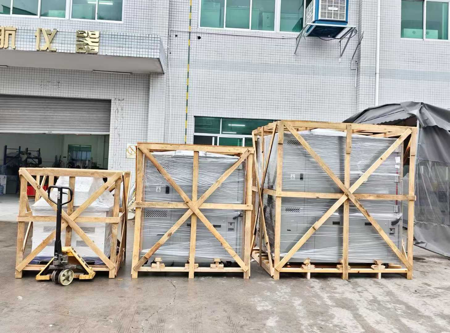 恒溫恒濕箱和電磁振動臺，3臺發(fā)貨天津客戶